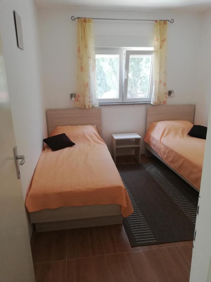 Emil Apartment Jasenice  Exterior photo