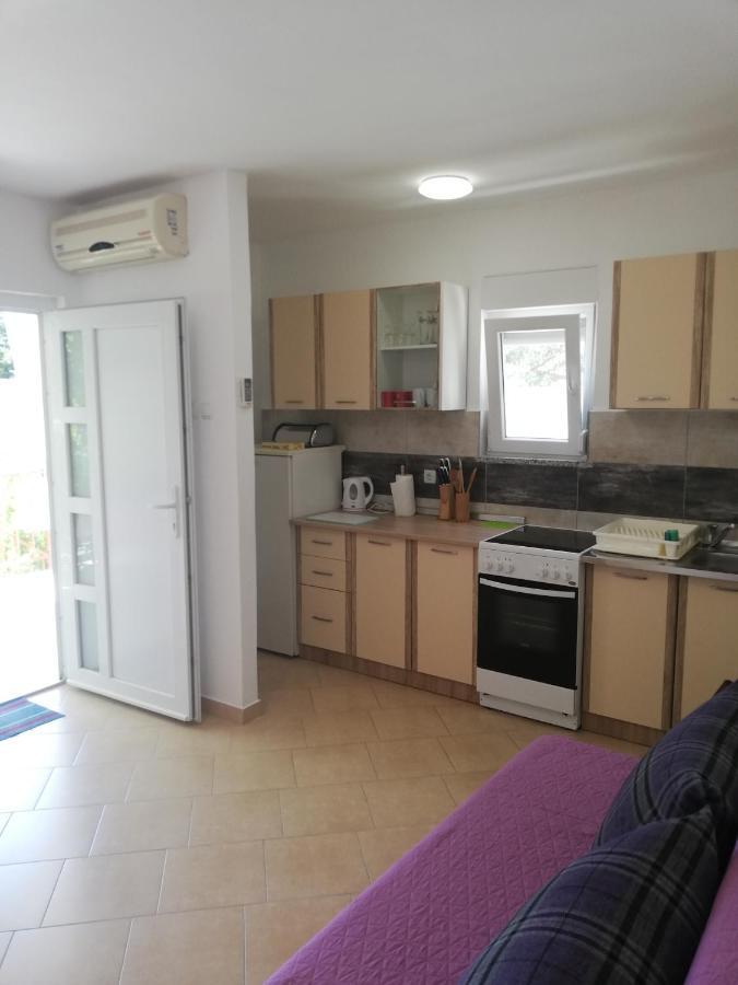 Emil Apartment Jasenice  Exterior photo