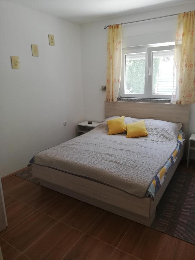 Emil Apartment Jasenice  Exterior photo